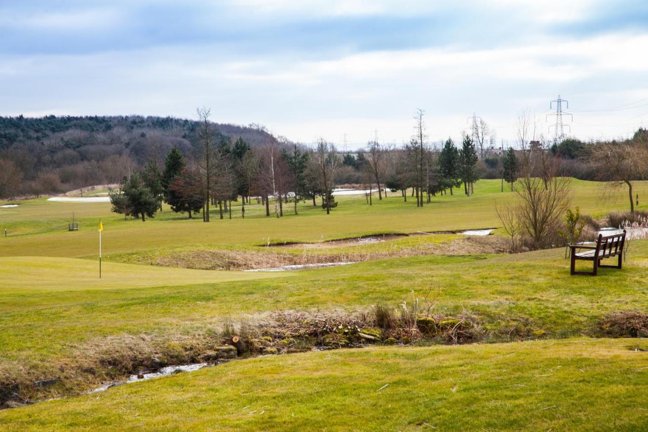 Magnolia Park Hotel, Golf & Country Club Boarstall المظهر الخارجي الصورة